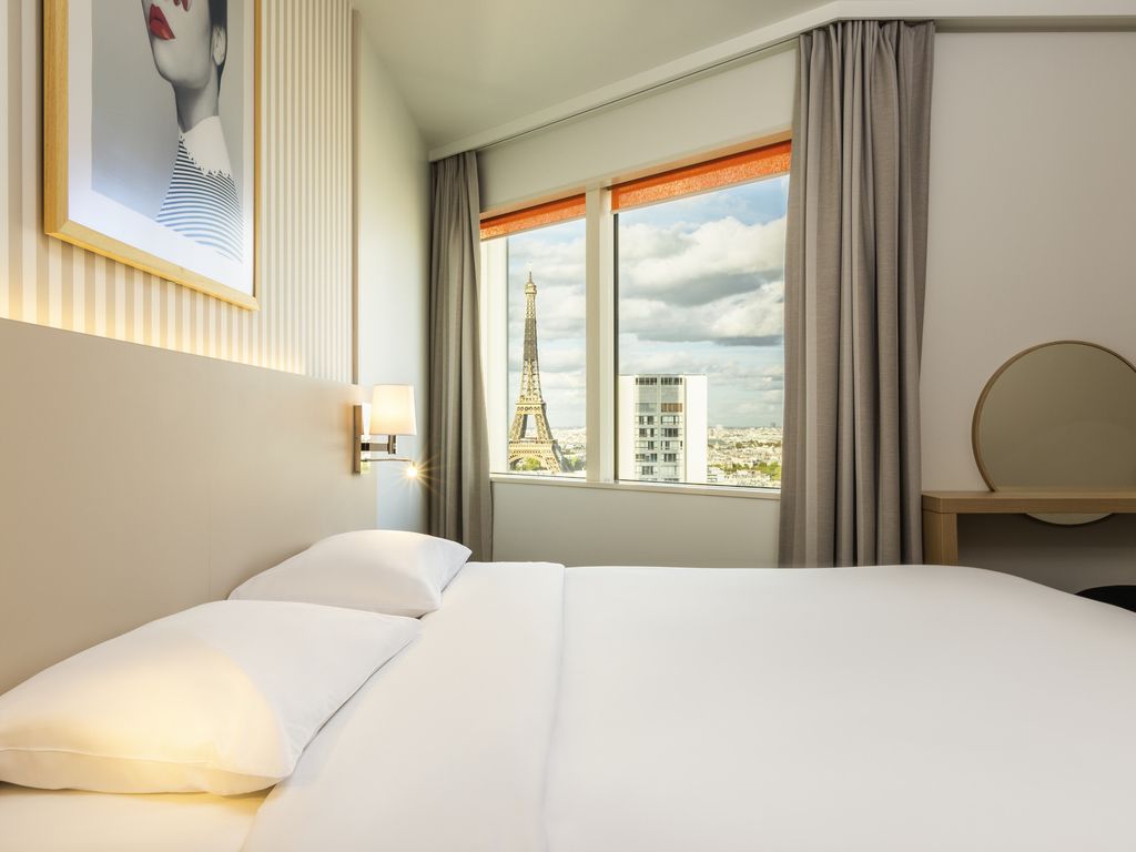 1-Zimmer-Apartment für 4 Personen mit Blick auf den Eiffelturm.