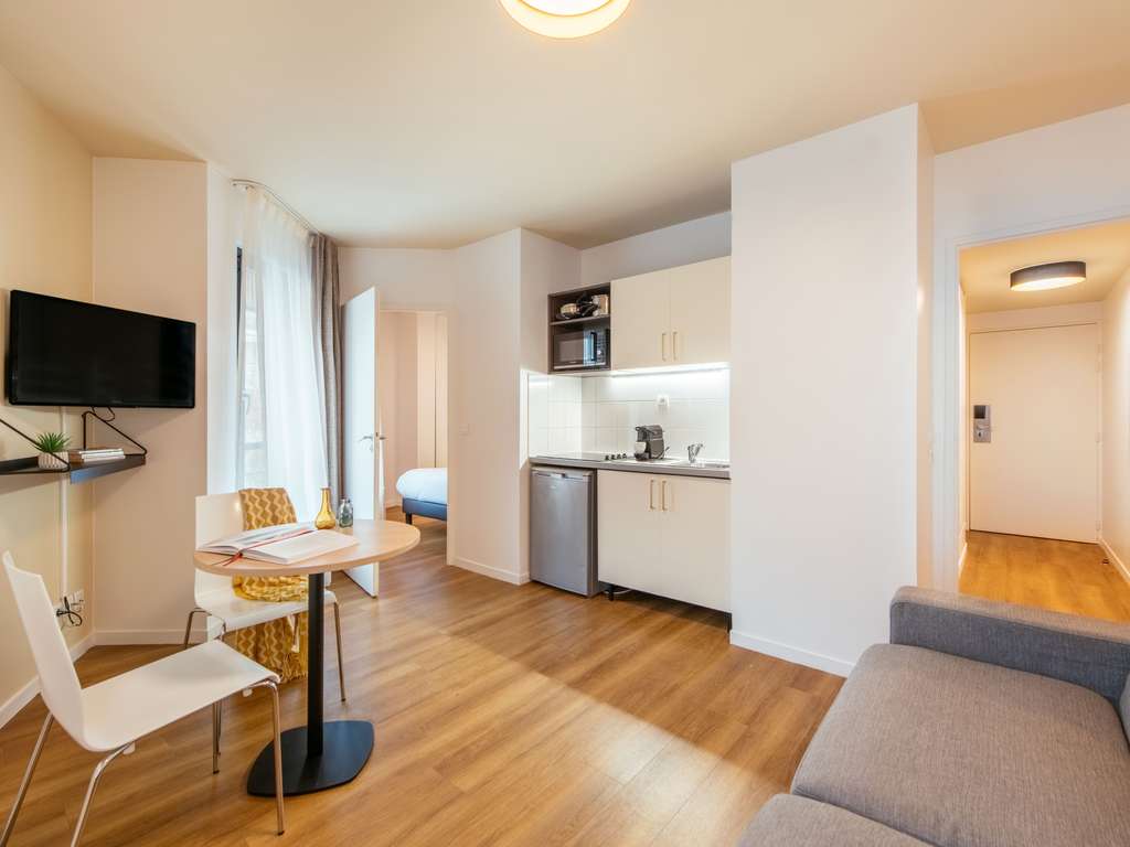 Apartment with One Room for 4 people