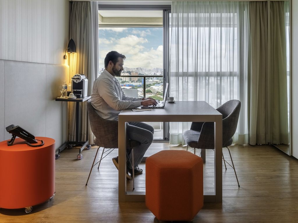 Room Office - Apartamento sem cama adaptado como escritório